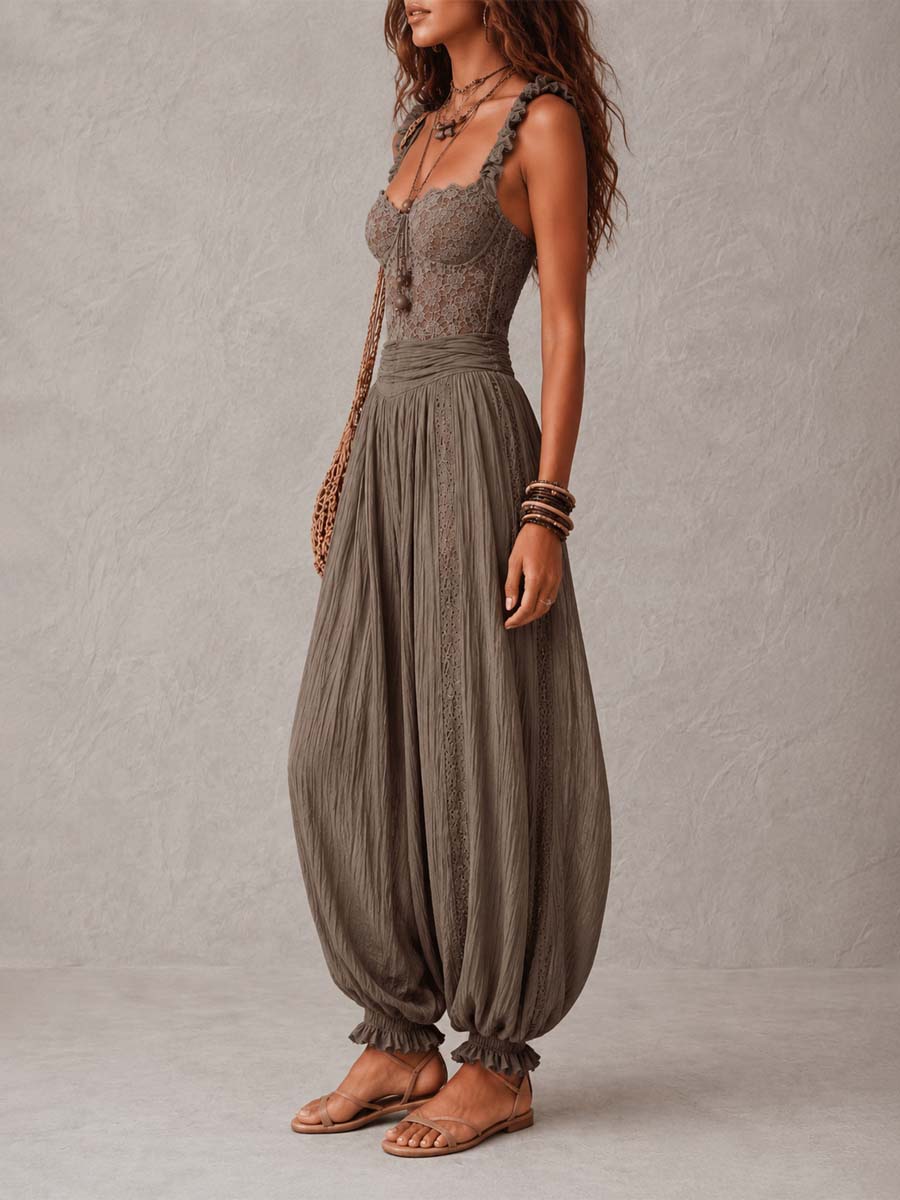 Nieves • Completo con top a fascia in pizzo grigio e pantaloni harem in cotone plissettato