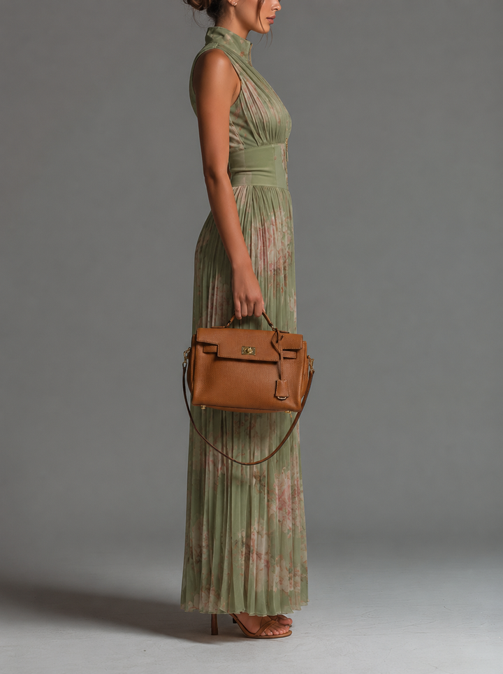 Alessandra | Tuta plissettata in chiffon verde salvia floreale con maniche a kimono